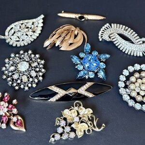 vtg Rhinestone Brooch lot